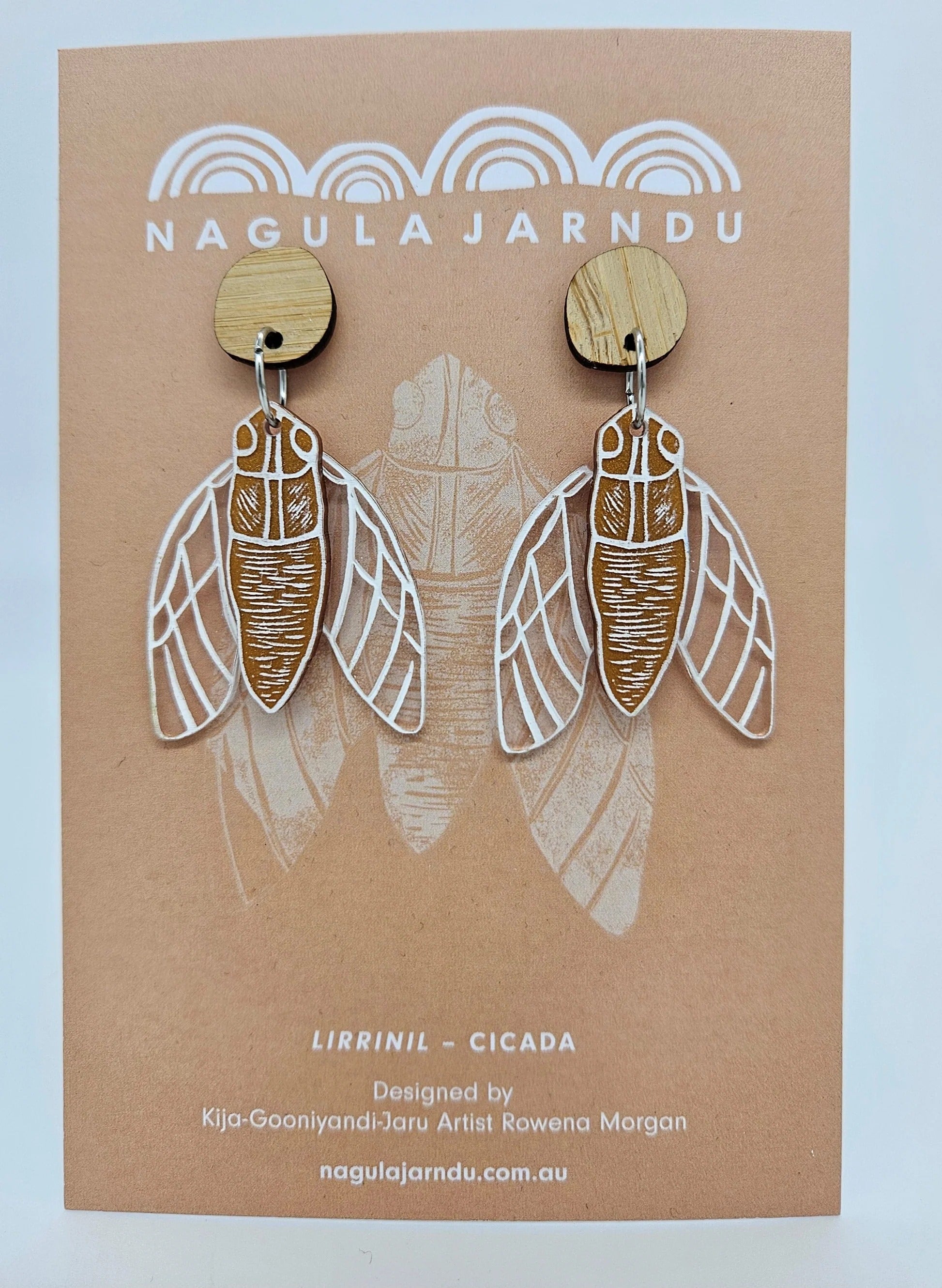 Lirrinil (cicada) by Rowena Morgan